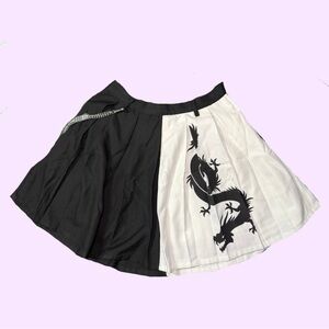 Hot Topic Black & White Dragon Panel Skater Skirt